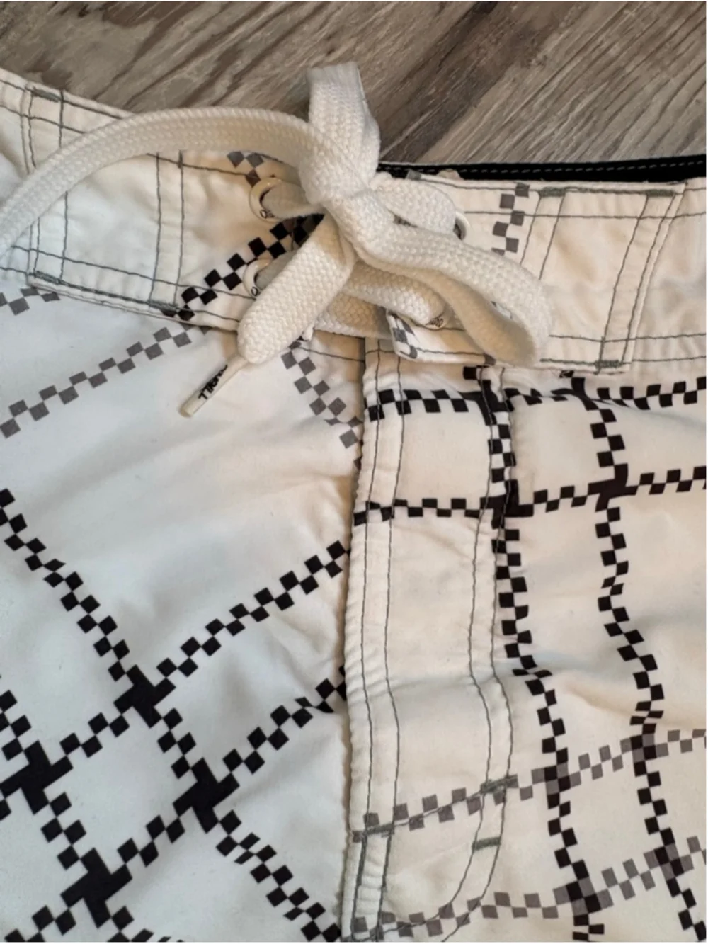 Vintage O'Neill Y2K Board Shorts White Plaid Grid Floral Graphic Size 36